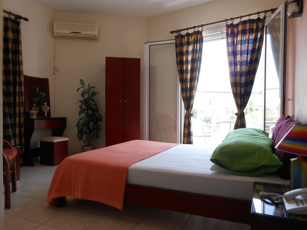Hotel Neon Astron Kamena Vourla Habitación foto